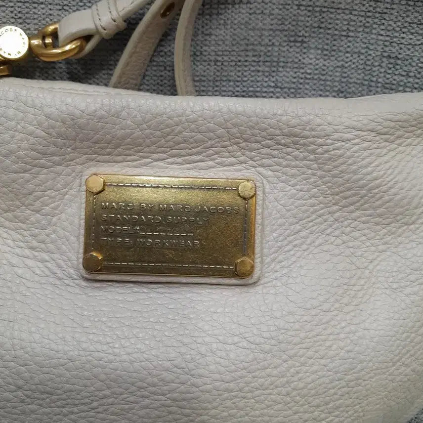 [BUNJANG] Marc Jacobs Leather Mini Crossbody Bag / 마크제이콥스 가죽 미니 크로스백 아이보리 정품