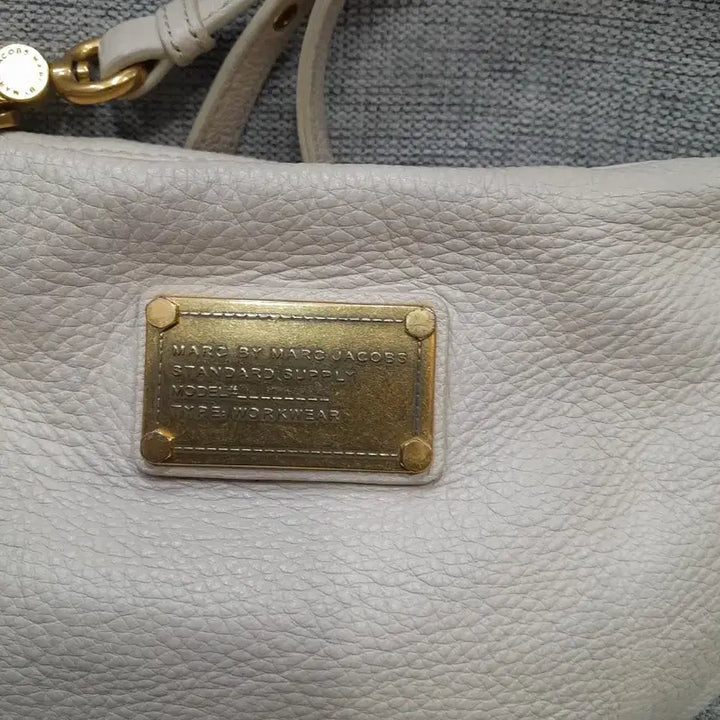 [BUNJANG] Marc Jacobs Leather Mini Crossbody Bag / 마크제이콥스 가죽 미니 크로스백 아이보리 정품