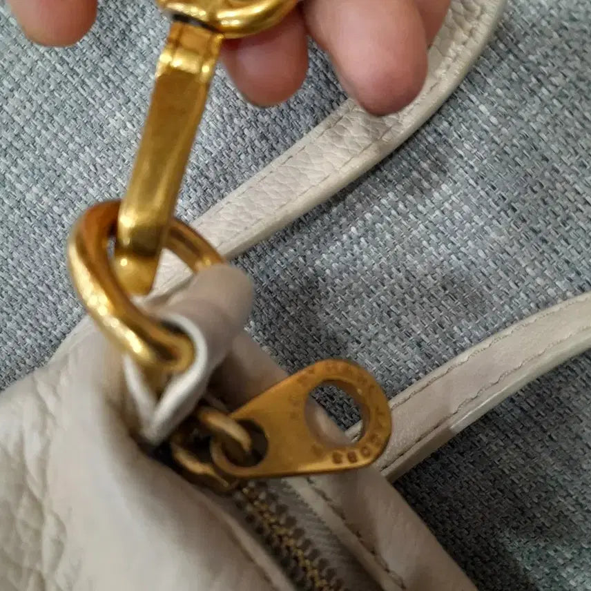 [BUNJANG] Marc Jacobs Leather Mini Crossbody Bag / 마크제이콥스 가죽 미니 크로스백 아이보리 정품