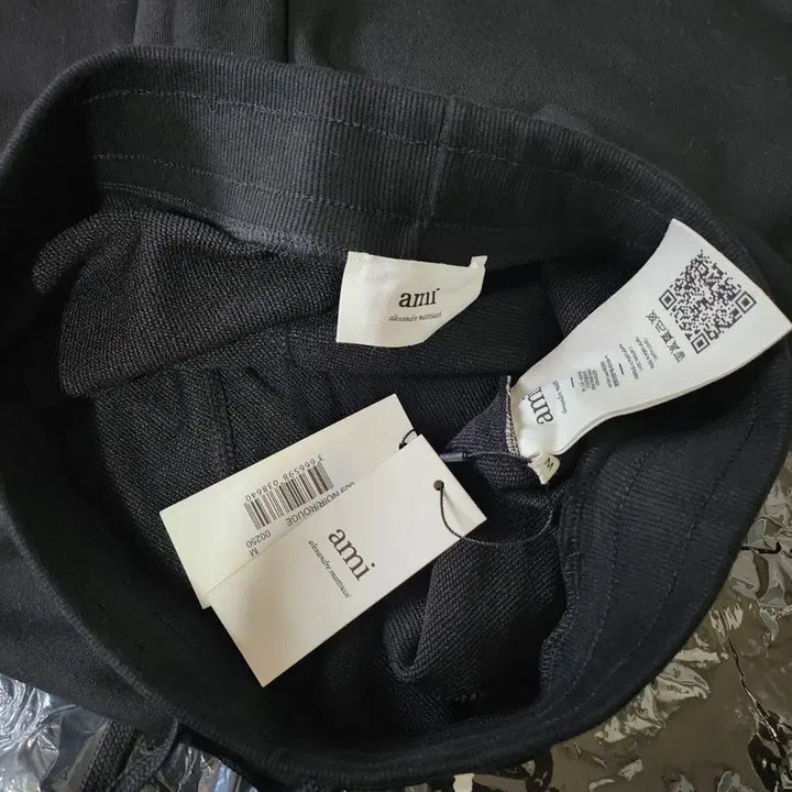 [SOLD OUT] 아미 반바지 M