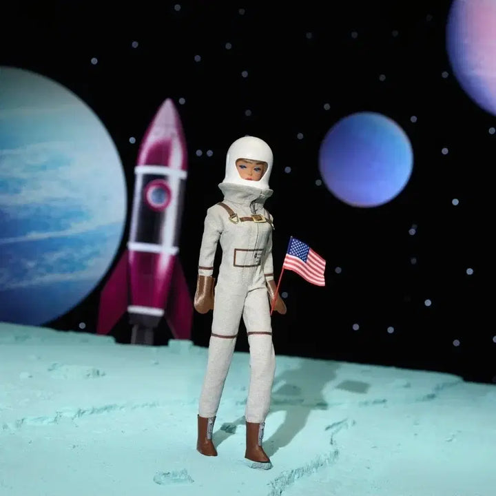 [BUNJANG] Barbie Signature Astronaut 1965 Reproduction Doll / 새) 바비 시그니처 우주 비행사 1965 복각판