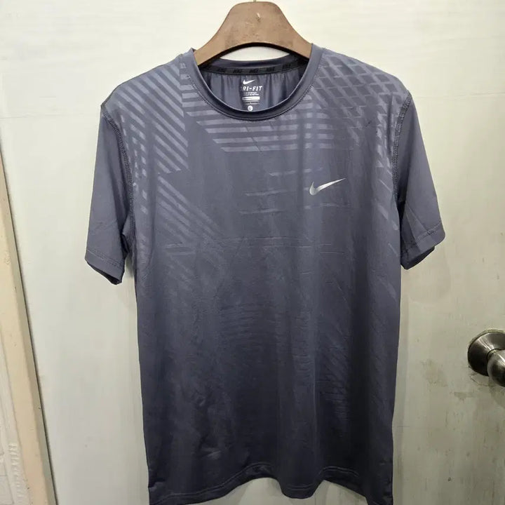 [BUNJANG] Nike Dri-FIT Short Sleeve T-shirt / L,100 )) NIKE 나이키 드라이핏 반팔티셔츠!