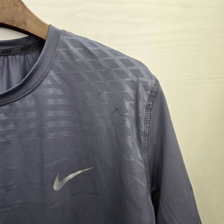 [BUNJANG] Nike Dri-FIT Short Sleeve T-shirt / L,100 )) NIKE 나이키 드라이핏 반팔티셔츠!