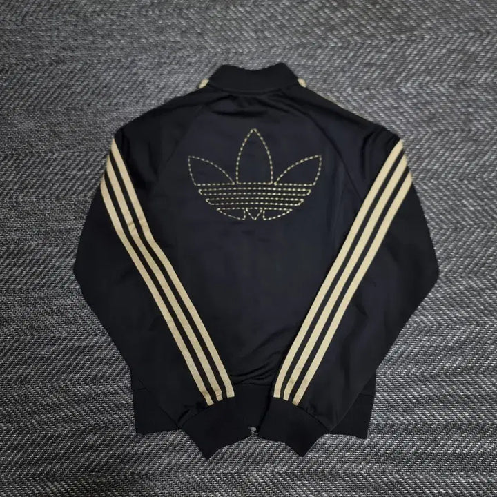 [BUNJANG] Adidas Europa Jersey Black Gold / 아디다스 유로파 져지 검골