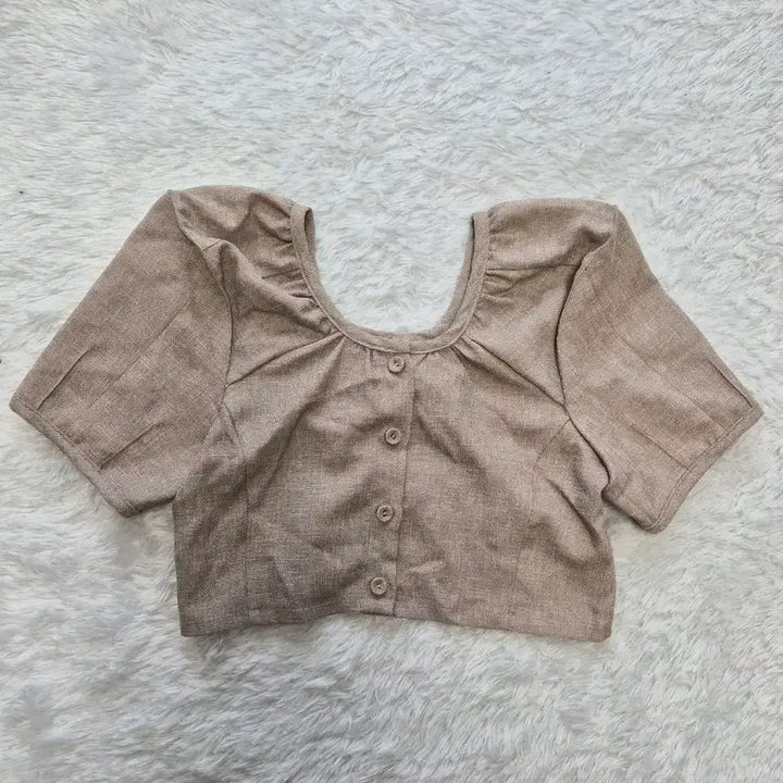[BUNJANG] Riah Square Neck Puff Crop Short Sleeve Blouse / Riah 스퀘어넥 퍼프 크롭 반팔 블라우스 베이지 44~55