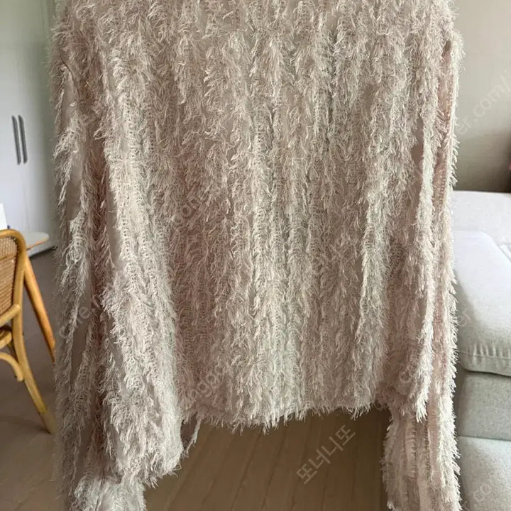 [SOLD OUT] 더모노 시스루 깃털 베이지 가디건