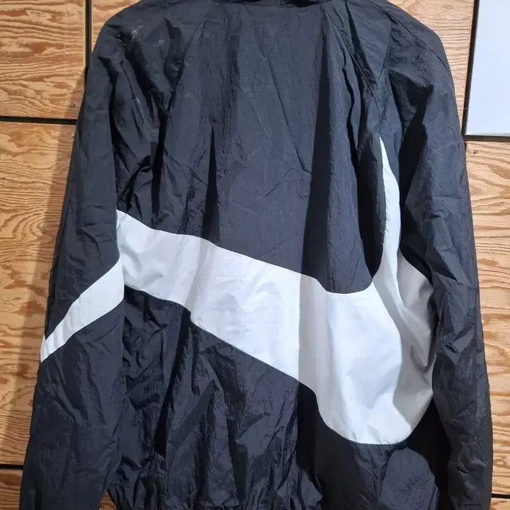 [BUNJANG] Nike Big Swoosh Woven Jacket Black/White / 2 .나이키 빅스우시 우븐 자켓 블랙/화이트