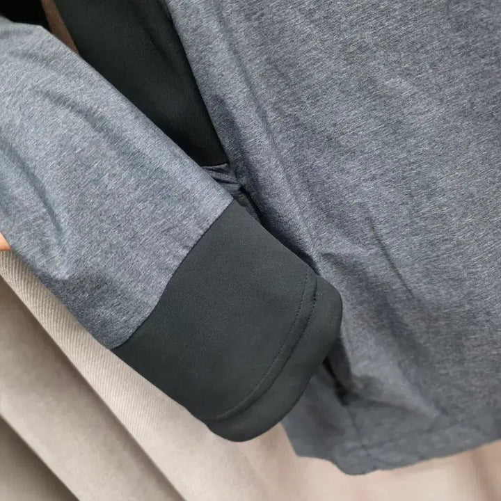 [SOLD OUT] 아디다스 그레이 후드 윈드브레이커