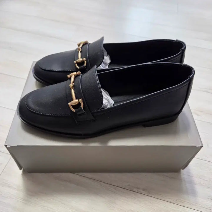 [SOLD OUT] 슈펜 슈탠다드 여성 블랙 로퍼 235