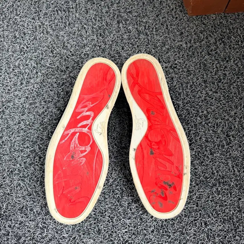 [SOLD OUT] 블랙 스터드 장식 스웨이드 슬립온