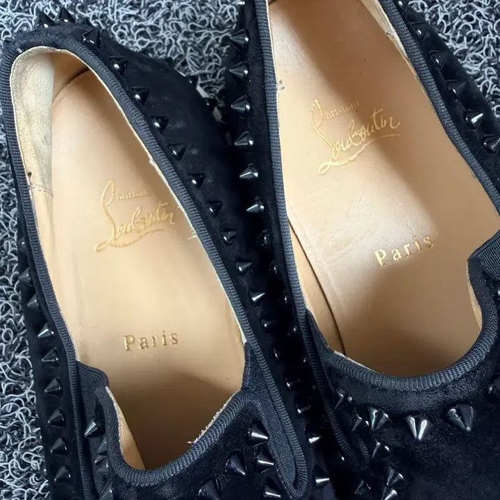 [SOLD OUT] 블랙 스터드 장식 스웨이드 슬립온