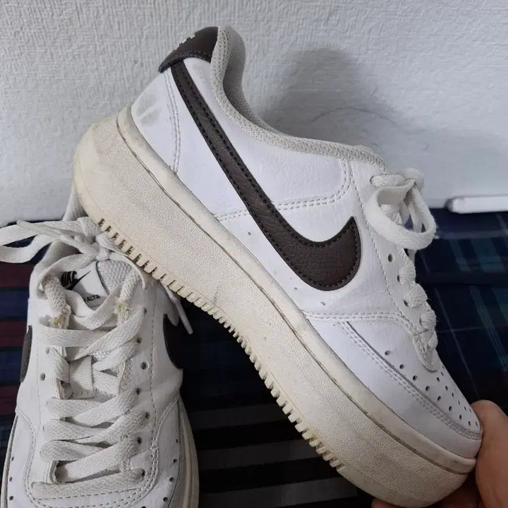 [BUNJANG] Nike Court Vision Low White/Brown Sneakers 235 / 나이키 코트 비전 로우 흰/브라운 운동화 235
