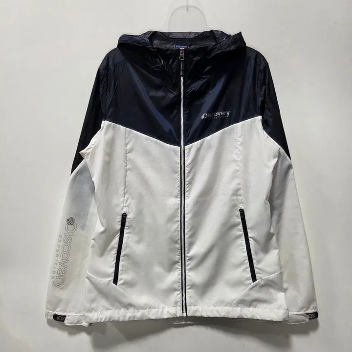 [SOLD OUT] 디스커버리 컬러블록 경량 바람막이 자켓 100 26041705