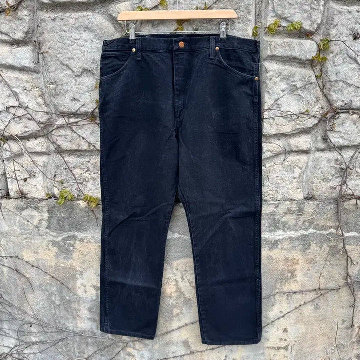 [BUNJANG] Wrangler 13MWZ Black Cowboy Cut Denim Pants / 90s 랭글러 빈티지 13mwz 블랙 카우보이컷 데님 팬츠 38