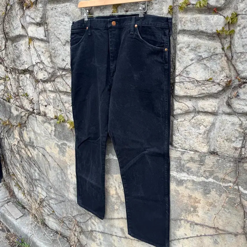 [BUNJANG] Wrangler 13MWZ Black Cowboy Cut Denim Pants / 90s 랭글러 빈티지 13mwz 블랙 카우보이컷 데님 팬츠 38