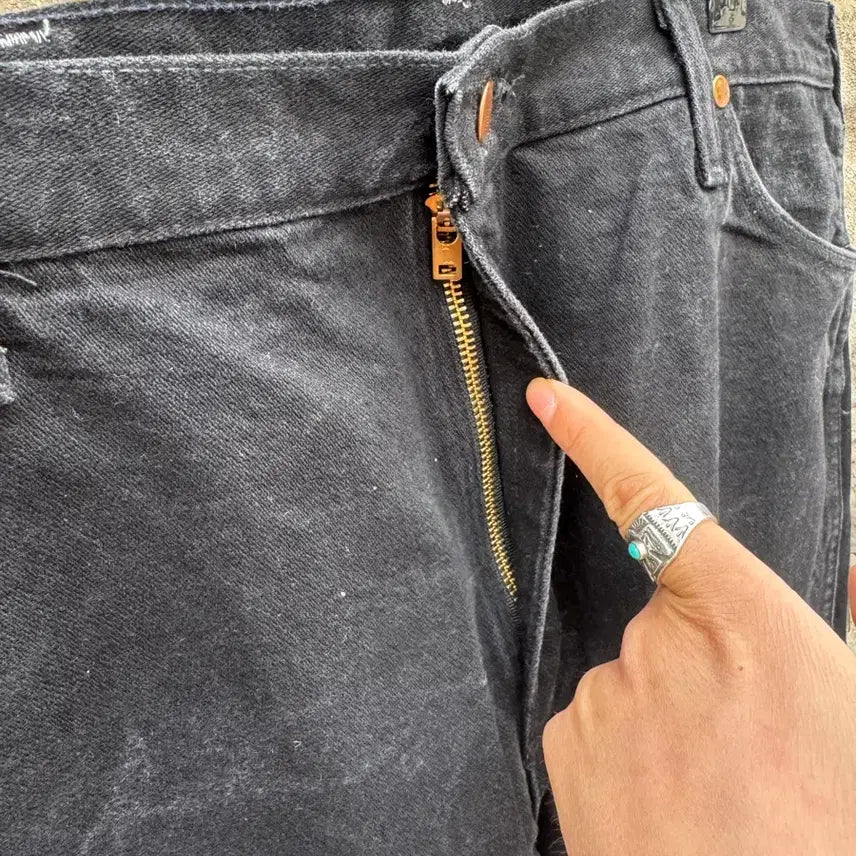 [BUNJANG] Wrangler 13MWZ Black Cowboy Cut Denim Pants / 90s 랭글러 빈티지 13mwz 블랙 카우보이컷 데님 팬츠 38