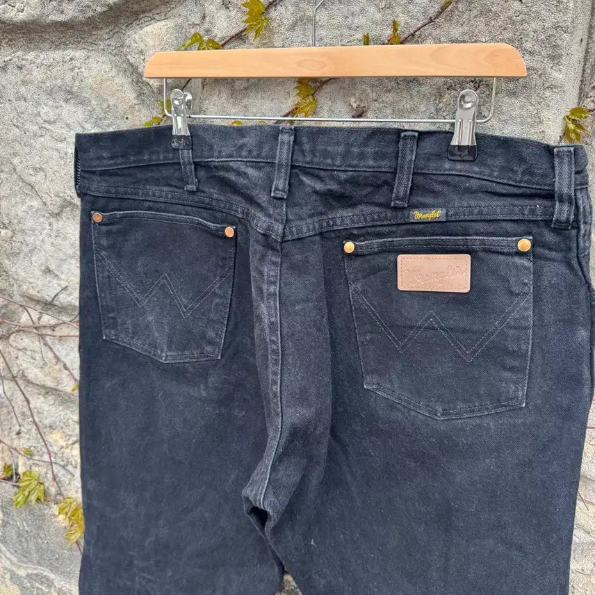 [BUNJANG] Wrangler 13MWZ Black Cowboy Cut Denim Pants / 90s 랭글러 빈티지 13mwz 블랙 카우보이컷 데님 팬츠 38