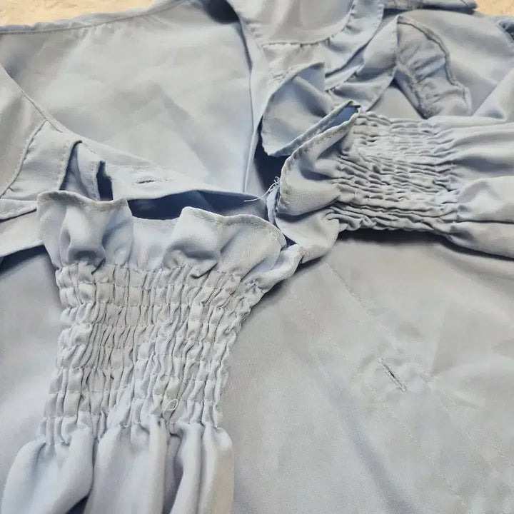 [BUNJANG] Sky Blue Frill Blouse (Size 55) / 하늘색 프릴 블라우스 55
