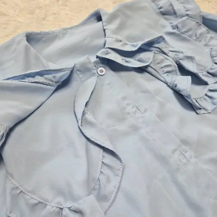 [BUNJANG] Sky Blue Frill Blouse (Size 55) / 하늘색 프릴 블라우스 55