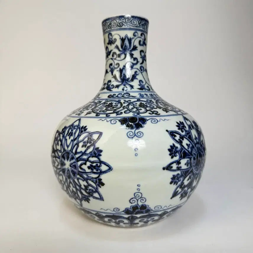 [SOLD OUT] 청화 포상화문 천구병