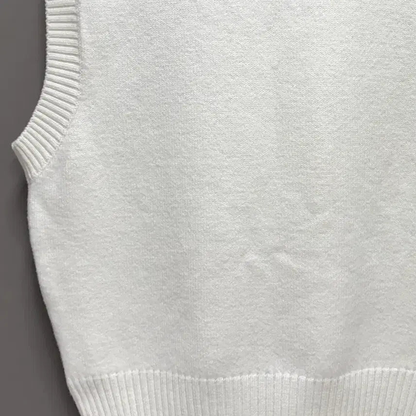 [BUNJANG] Ami Virgin Wool Intarsia Knit Vest White L / 아미 버진울 인타르시아 니트 베스트 화이트 L
