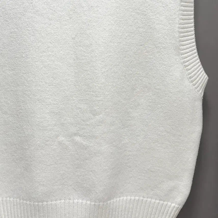 [BUNJANG] Ami Virgin Wool Intarsia Knit Vest White L / 아미 버진울 인타르시아 니트 베스트 화이트 L