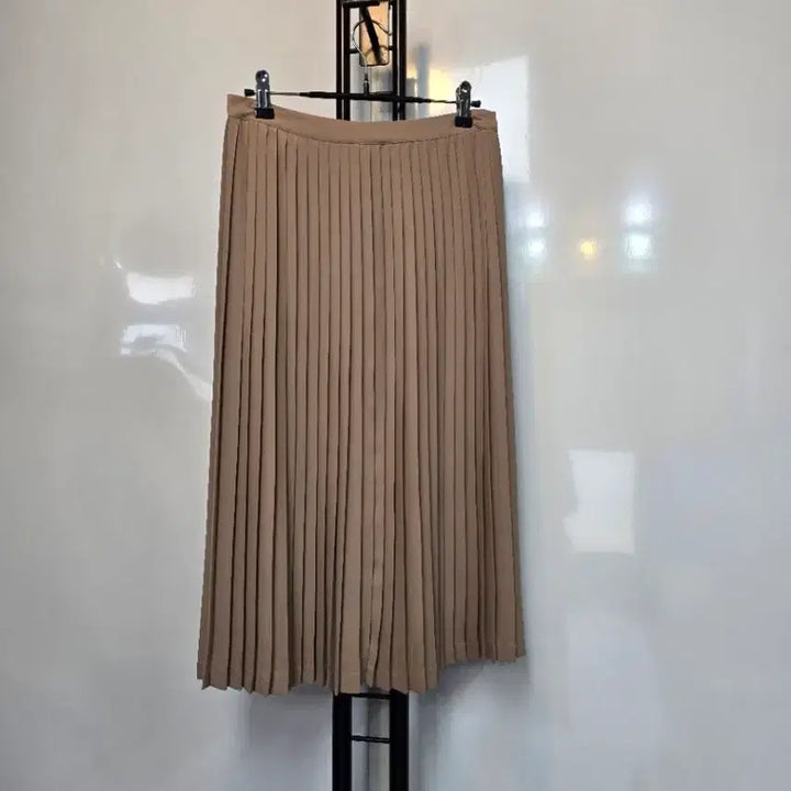 [BUNJANG] Maje Black Label Pleated Skirt / 마쥬블랙라벨스커트 55