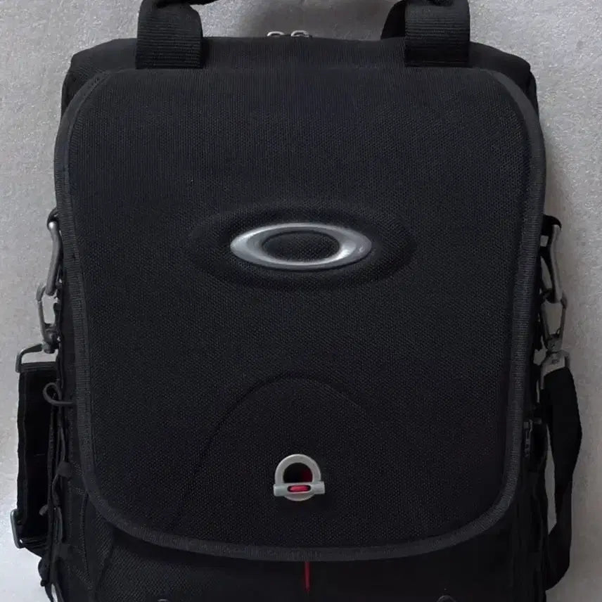 [SOLD OUT] 오클리 OAKLEY 버티컬 메신저 백 2.0 크로스백