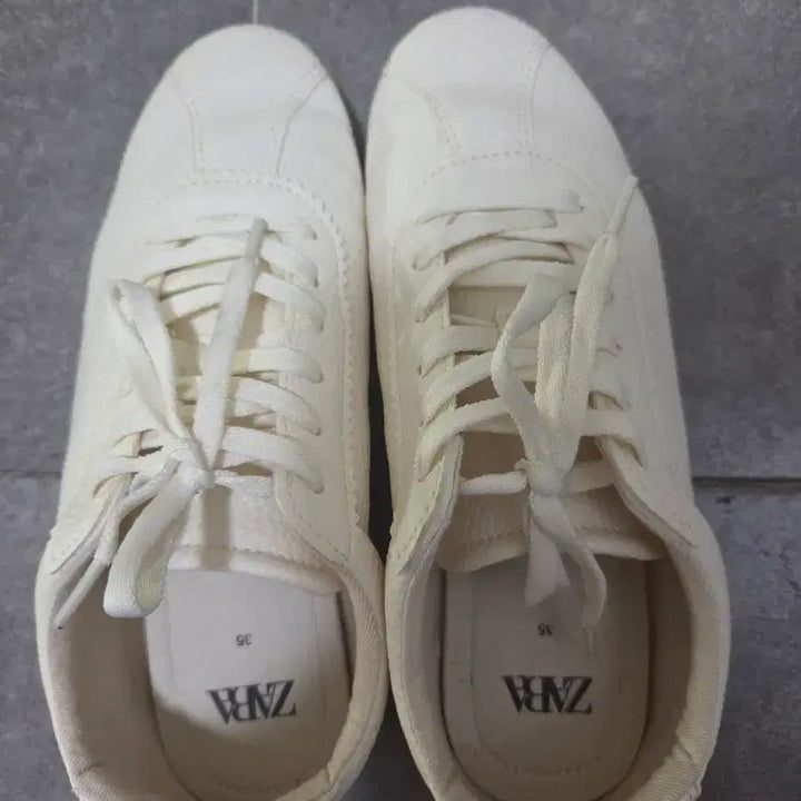 [BUNJANG] ZARA Ivory Sneakers / 자라 ZARA 아이보리 스니커즈