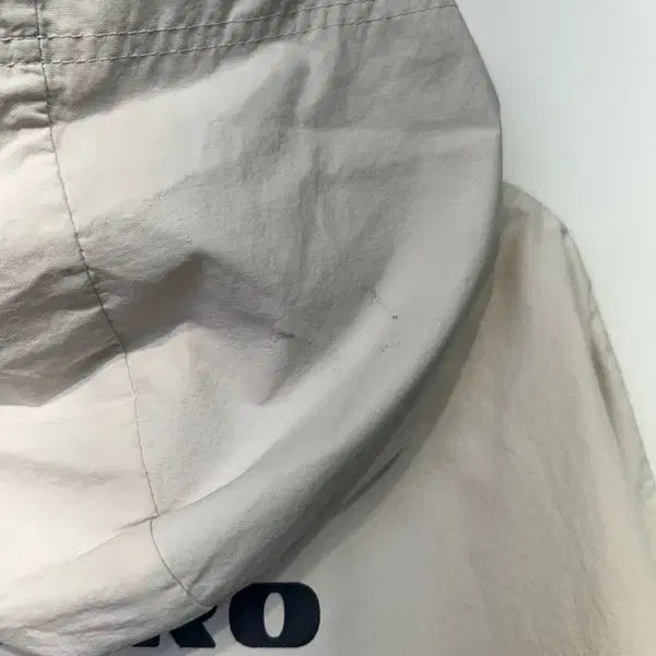[SOLD OUT] 100 엄브로 빈티지 아노락 나일론 바람막이 자켓 화이트