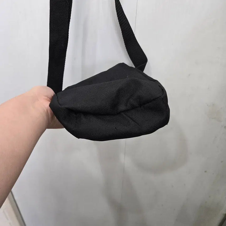 [BUNJANG] Adidas Crossbody Bag / adidas 아디다스 크로스백! 깔끔한 디자인!~
