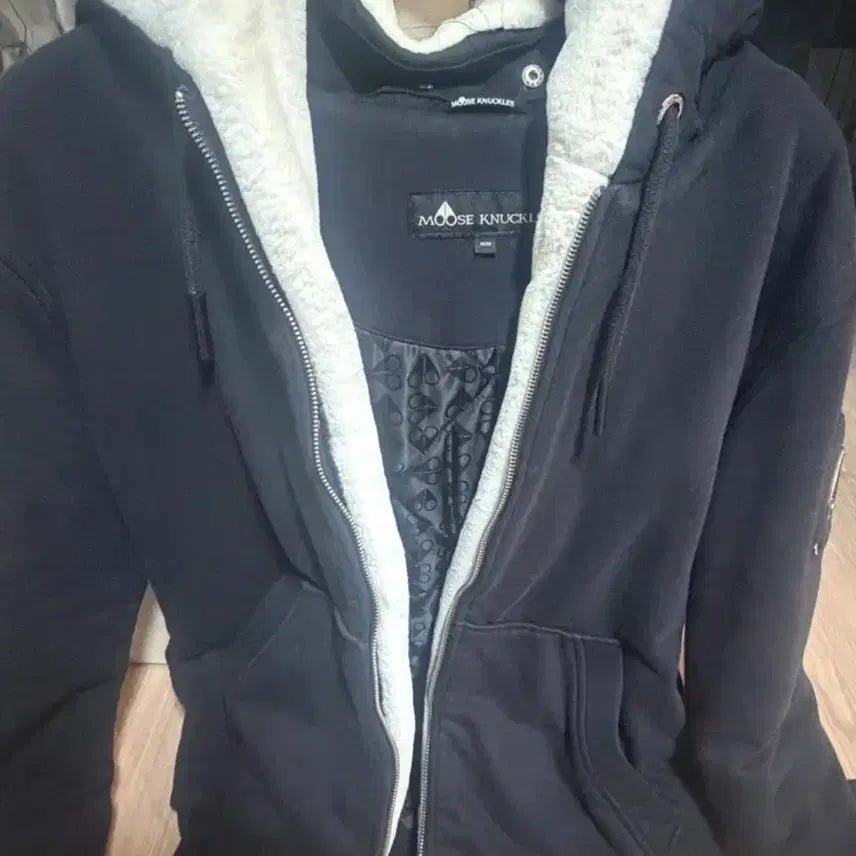 [BUNJANG] Moose Knuckles Black Hooded Zip-Up M Size / 무스너클 블랙 후드 집업 M사이즈