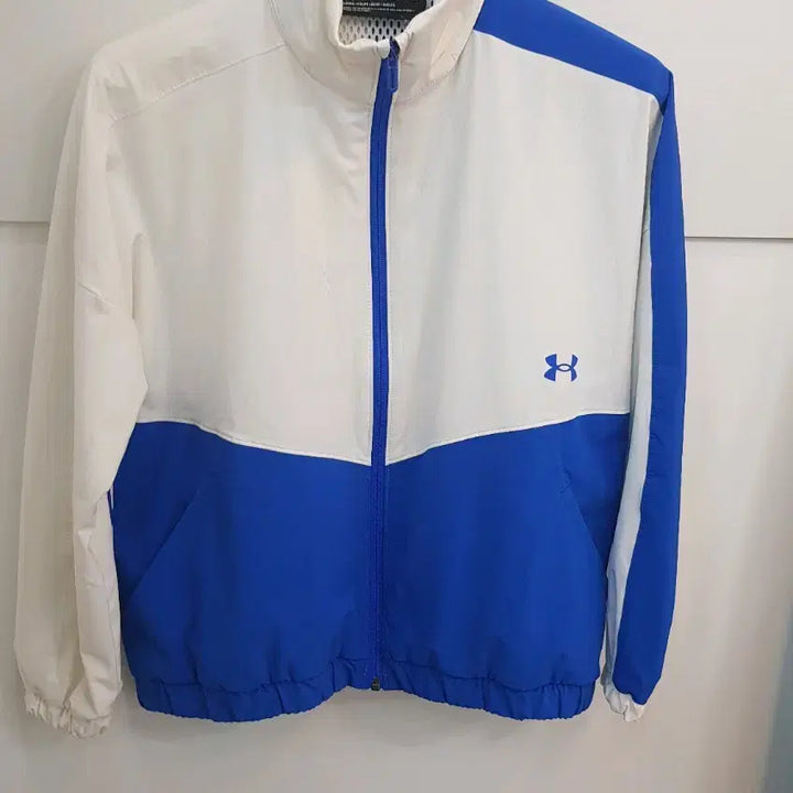 [SOLD OUT] 언더아머바람막이 점퍼 s
