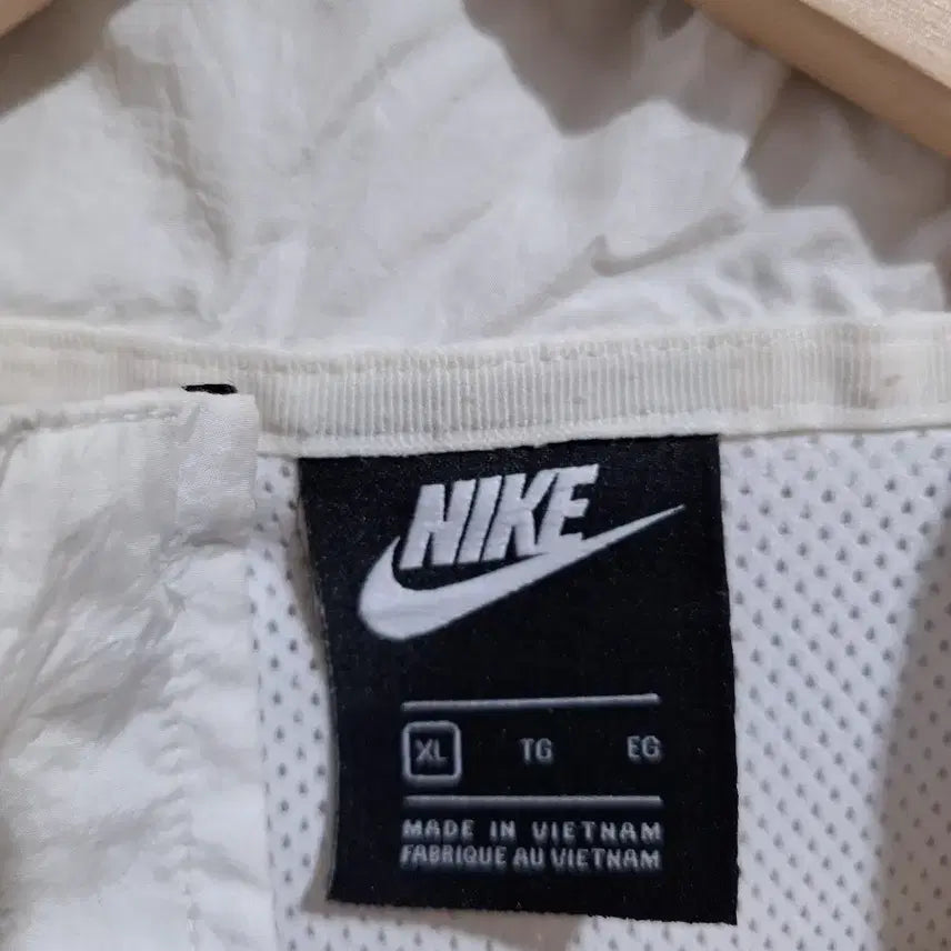[BUNJANG] Nike Big Swoosh Woven Jacket (White/Black) / 3.나이키 빅스우시 우븐 자켓 화이트/블랙