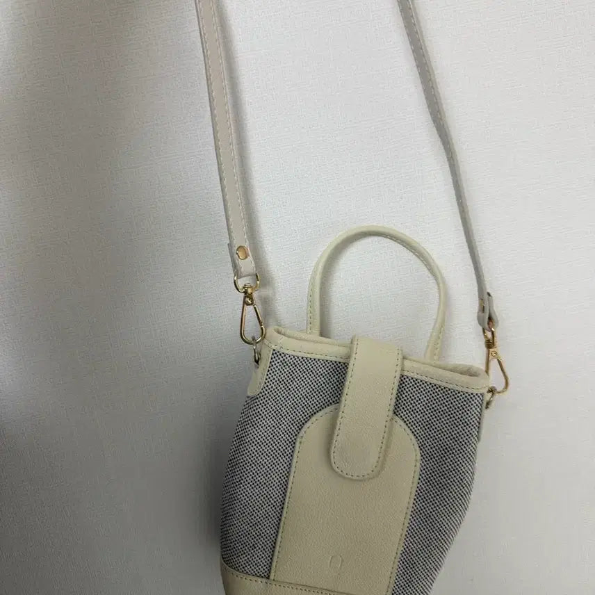 [SOLD OUT] 앤딜로즈 아이보리 캔버스 미니 크로스백 숄더백