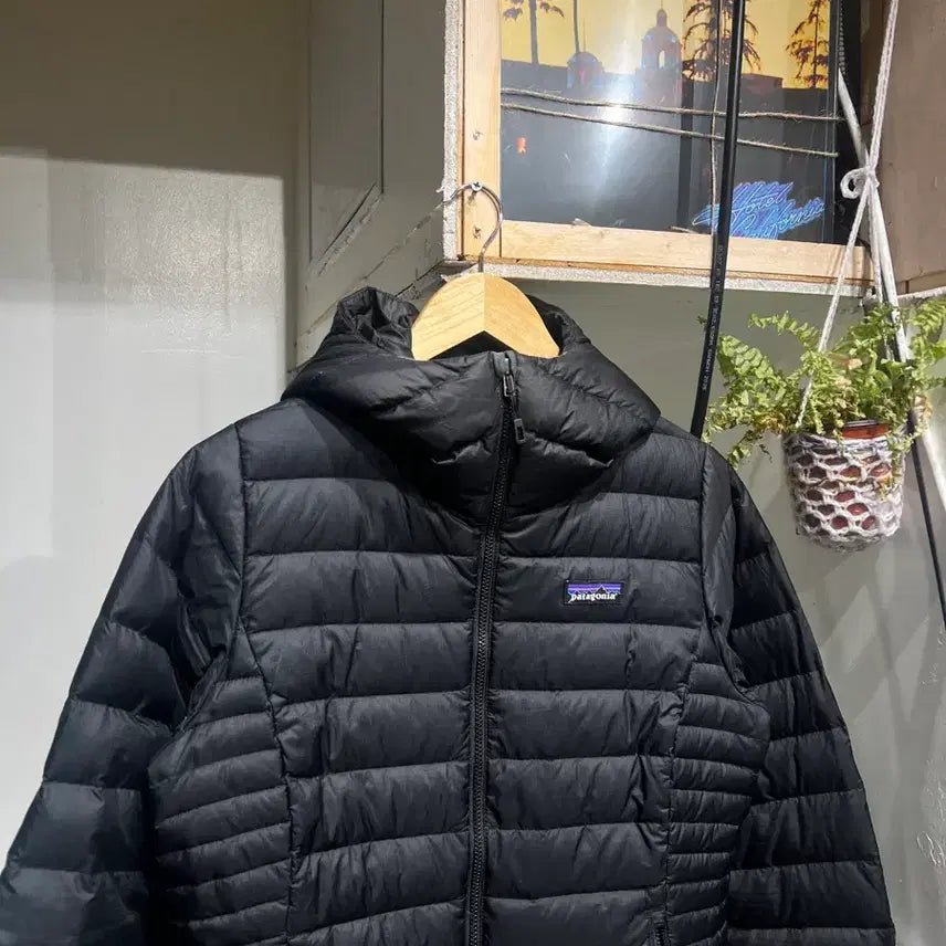 [BUNJANG] Patagonia Lightweight Hooded Padded Jacket / Patagonia 파타고니아 블랙 경량 후디 패딩