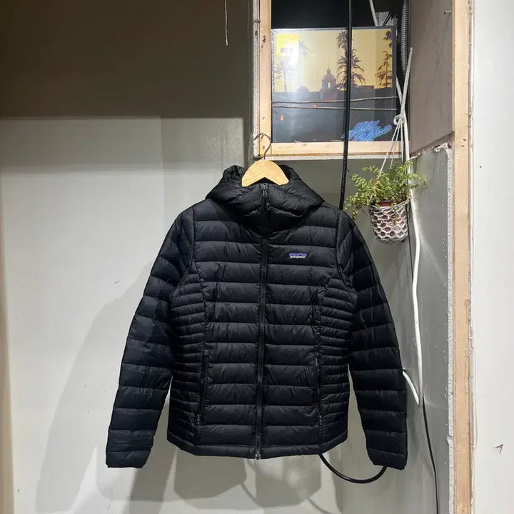 [BUNJANG] Patagonia Lightweight Hooded Padded Jacket / Patagonia 파타고니아 블랙 경량 후디 패딩