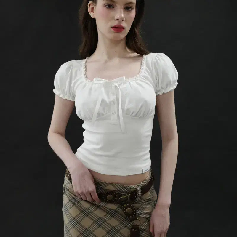 [SOLD OUT] 드라이로즈 도로시 셔링 탑 화이트