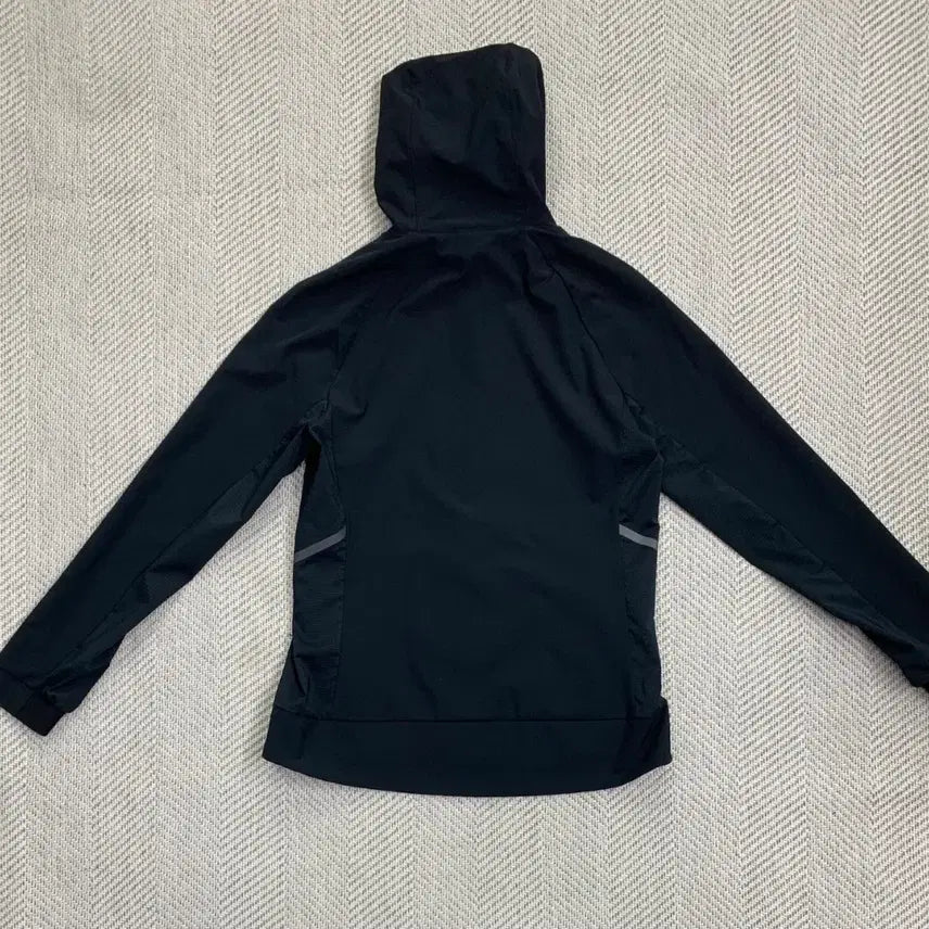 [BUNJANG] Puma Black Hooded Windbreaker Jacket (Size M) / 퓨마 블랙 후드 바람막이 M