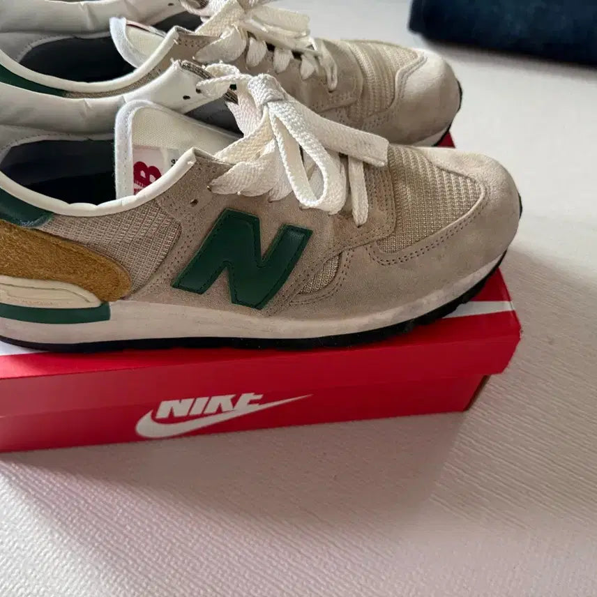 [BUNJANG] New Balance v1 Green Sneakers / 뉴발란스v1 탄 그린