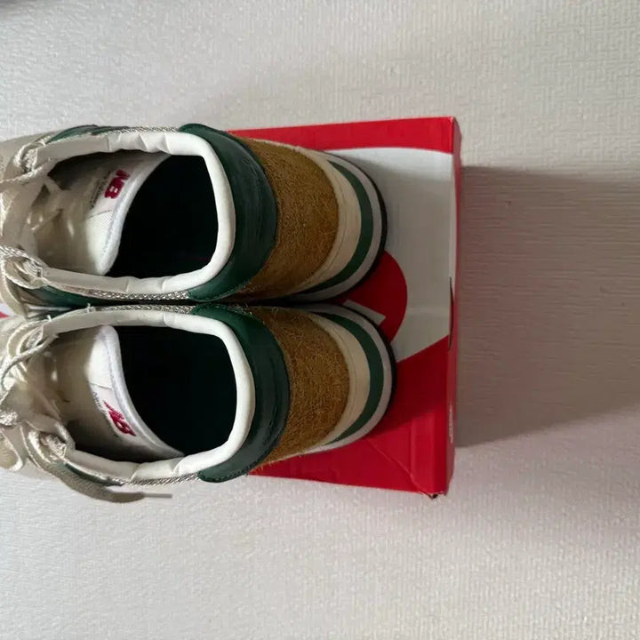 [BUNJANG] New Balance v1 Green Sneakers / 뉴발란스v1 탄 그린