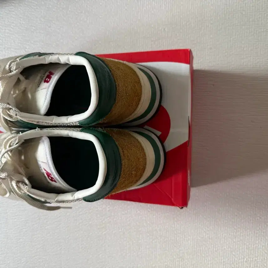[BUNJANG] New Balance v1 Green Sneakers / 뉴발란스v1 탄 그린