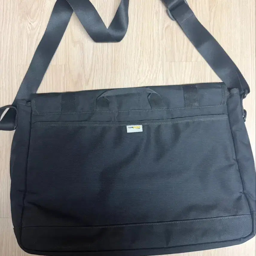 [SOLD OUT] 내셔널지오그래픽 블랙 메신저백