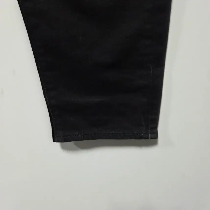 [SOLD OUT] 리바이스 블랙 510 데님 팬츠 32 26041717