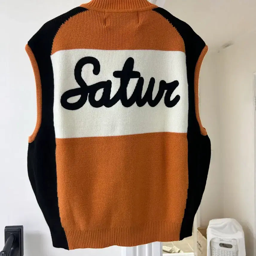 [SOLD OUT] SATUR 세터 니트 베스트 집업