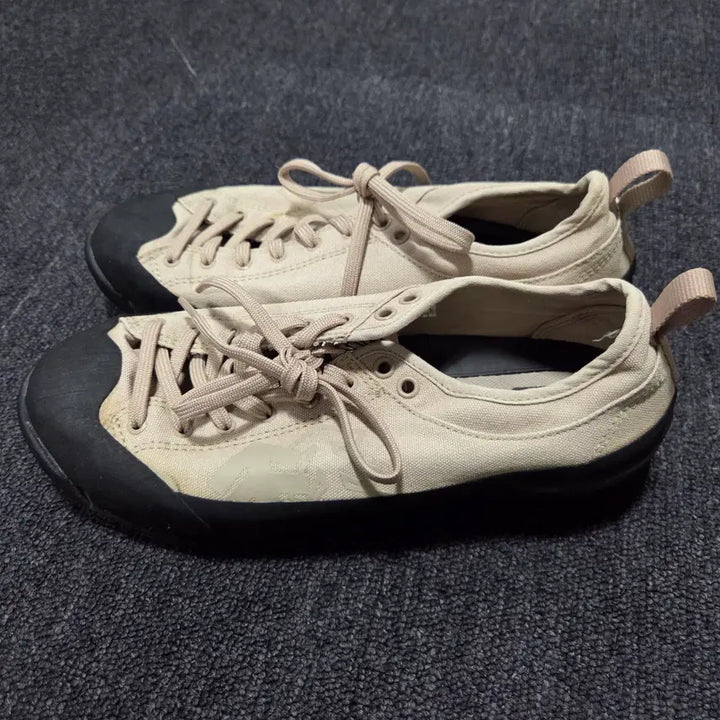 [BUNJANG] Kolon Sport Move Canvas Outdoor Sneakers / 코오롱스포츠 무브 캔버스 아웃도어 스니커즈 250 26041718