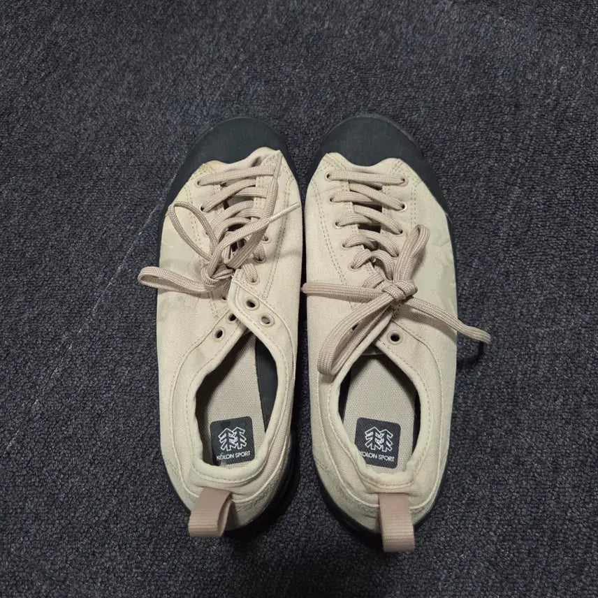 [BUNJANG] Kolon Sport Move Canvas Outdoor Sneakers / 코오롱스포츠 무브 캔버스 아웃도어 스니커즈 250 26041718