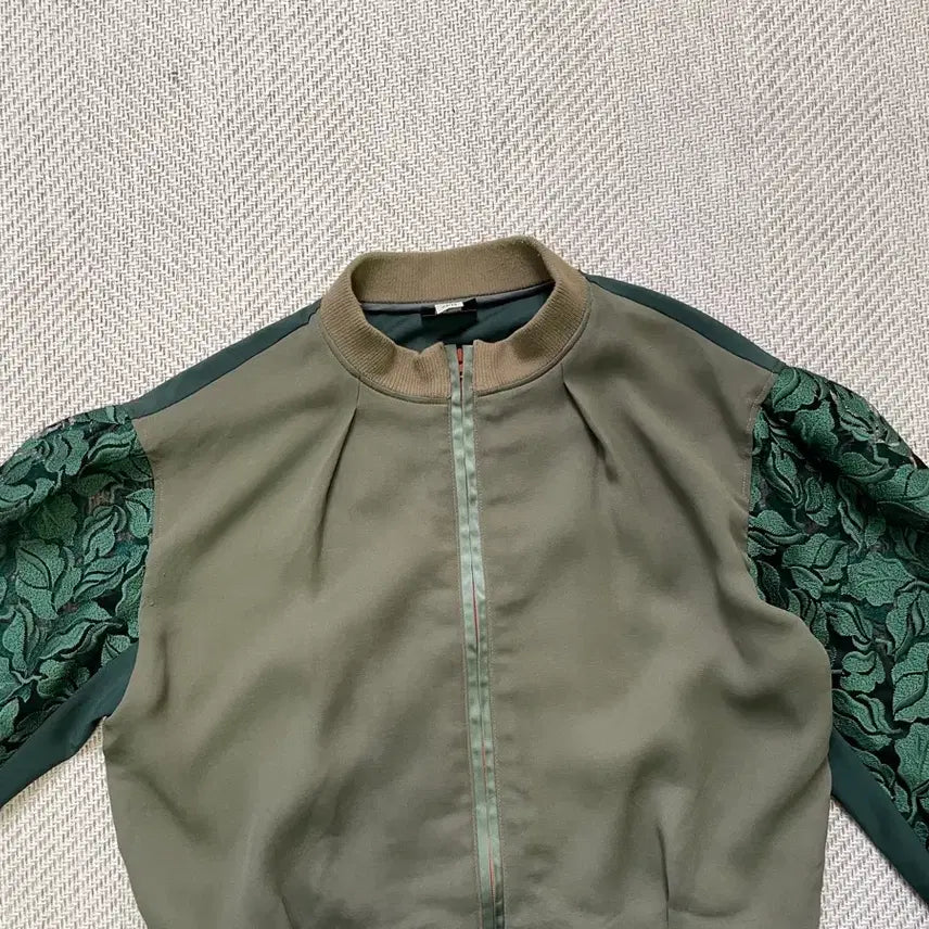 [BUNJANG] Rosier Floral Lace Sleeve Zip-up Jacket / 빈티지 Rosier 플로럴 레이스 슬리브 배색 집업 자켓