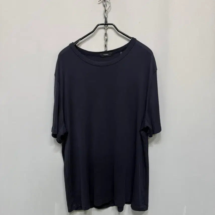 [SOLD OUT] Theory 검정 반팔 티셔츠
