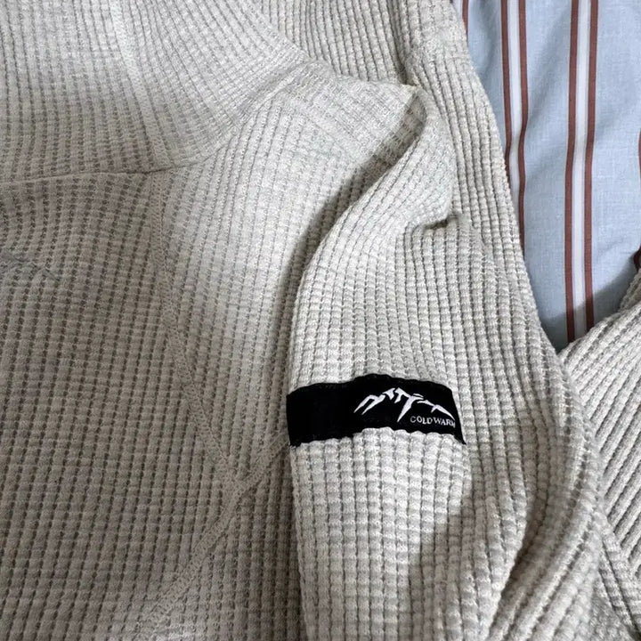 [BUNJANG] Coldwarm Waffle Hoodie Cream Small Fit / 콜드웜 와플 후디 크림색상 스몰핏
